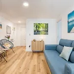 On The With Parking And Pool Calp