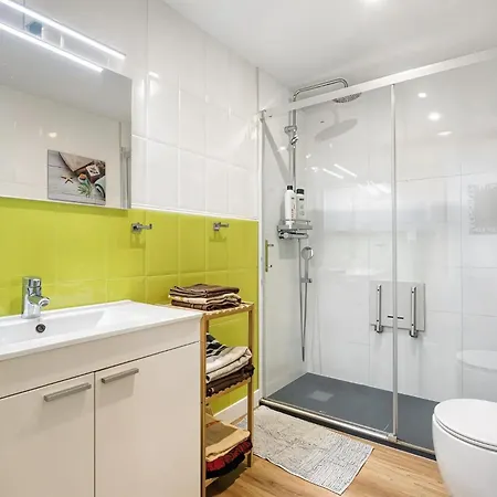 On The With Parking And Pool Apartment